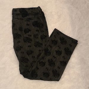 Chico's Platinum Denim Sz 4 Black Jeans inseam 28 velvet roses